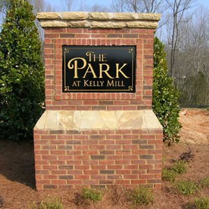 residential entrance sign 038