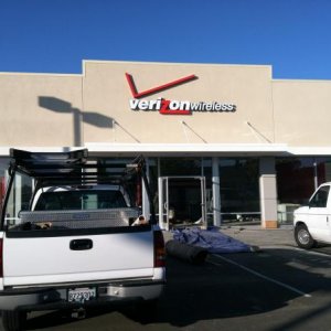 Verizon Store Front