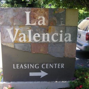 La Valencia Monument Sign.jpg