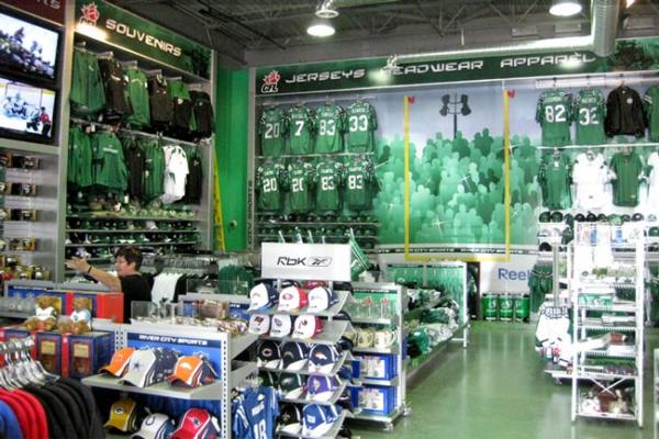 Another shot of the same wall with the products in the store.

Visit www.xtremesign.ca to see more...