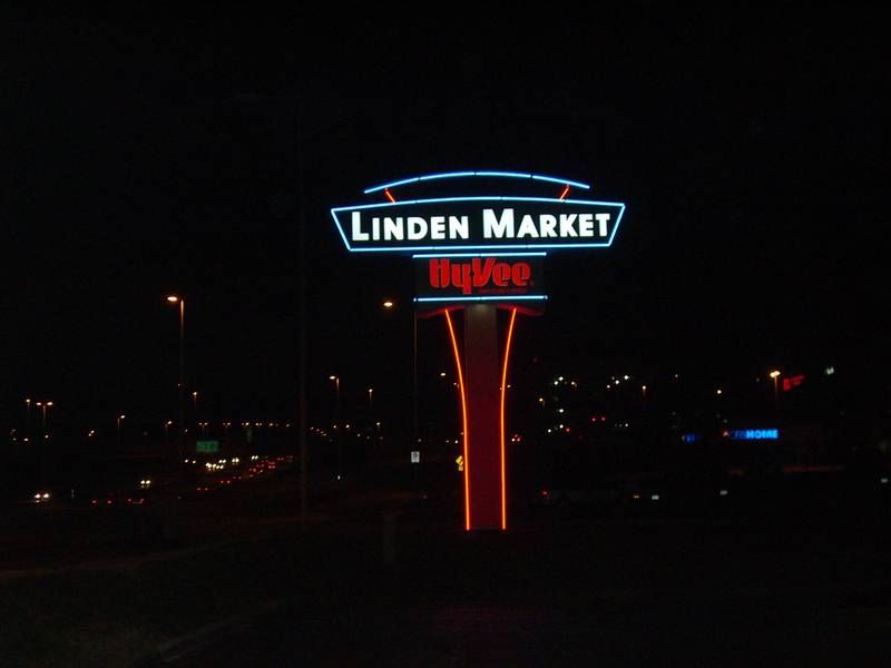 Linden Market Mall Sign