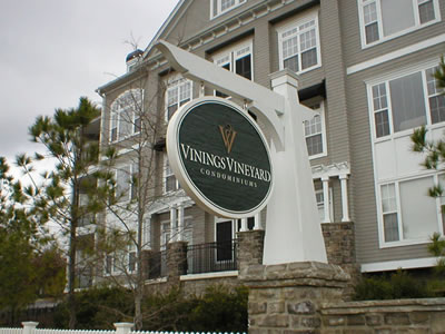 residential entrance sign 029