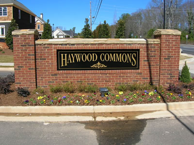 residential entrance sign 045