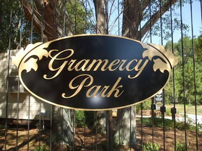 residential entrance sign 048