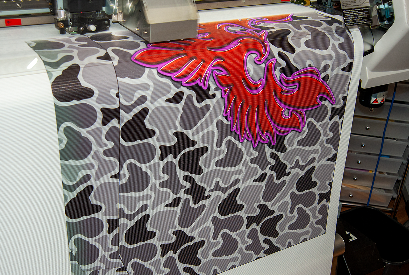 ADDED EXTRA GRAY CAMO SO GREEN TINT MOVED FARTHER TO THE LEFT SO IT CAN BE CUT OFF.png