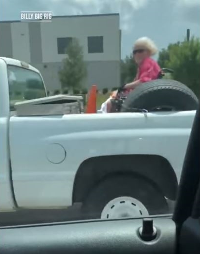 florida-woman-rides-in-the-back-of-a-pickup-truck-in-her-wheelchair-like-a-boss-127995_1.jpg