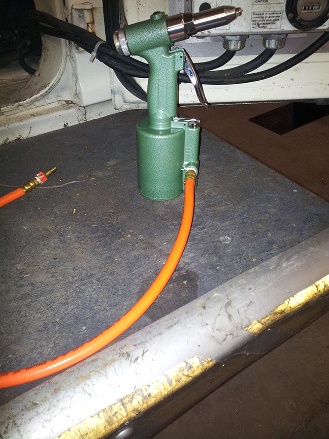 pop rivet gun.jpg