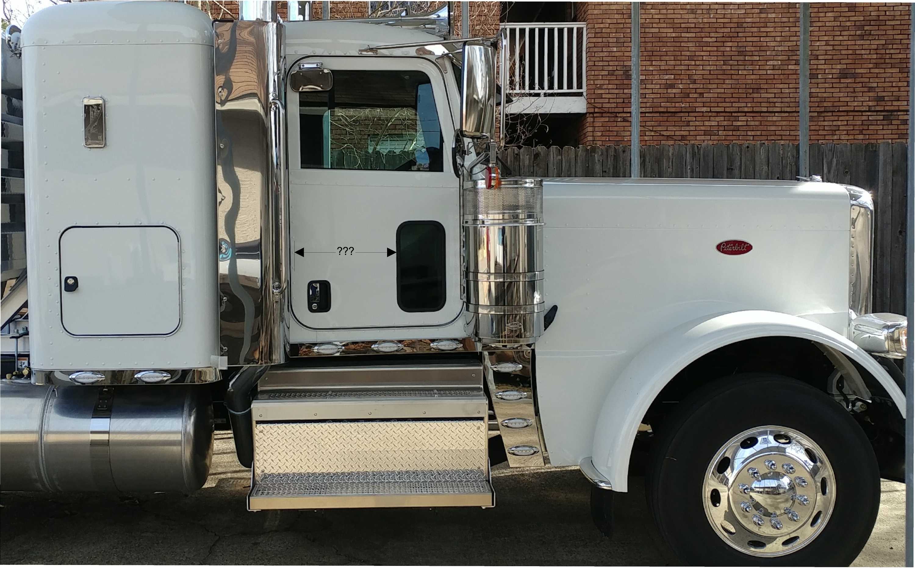 TRUCK.jpg