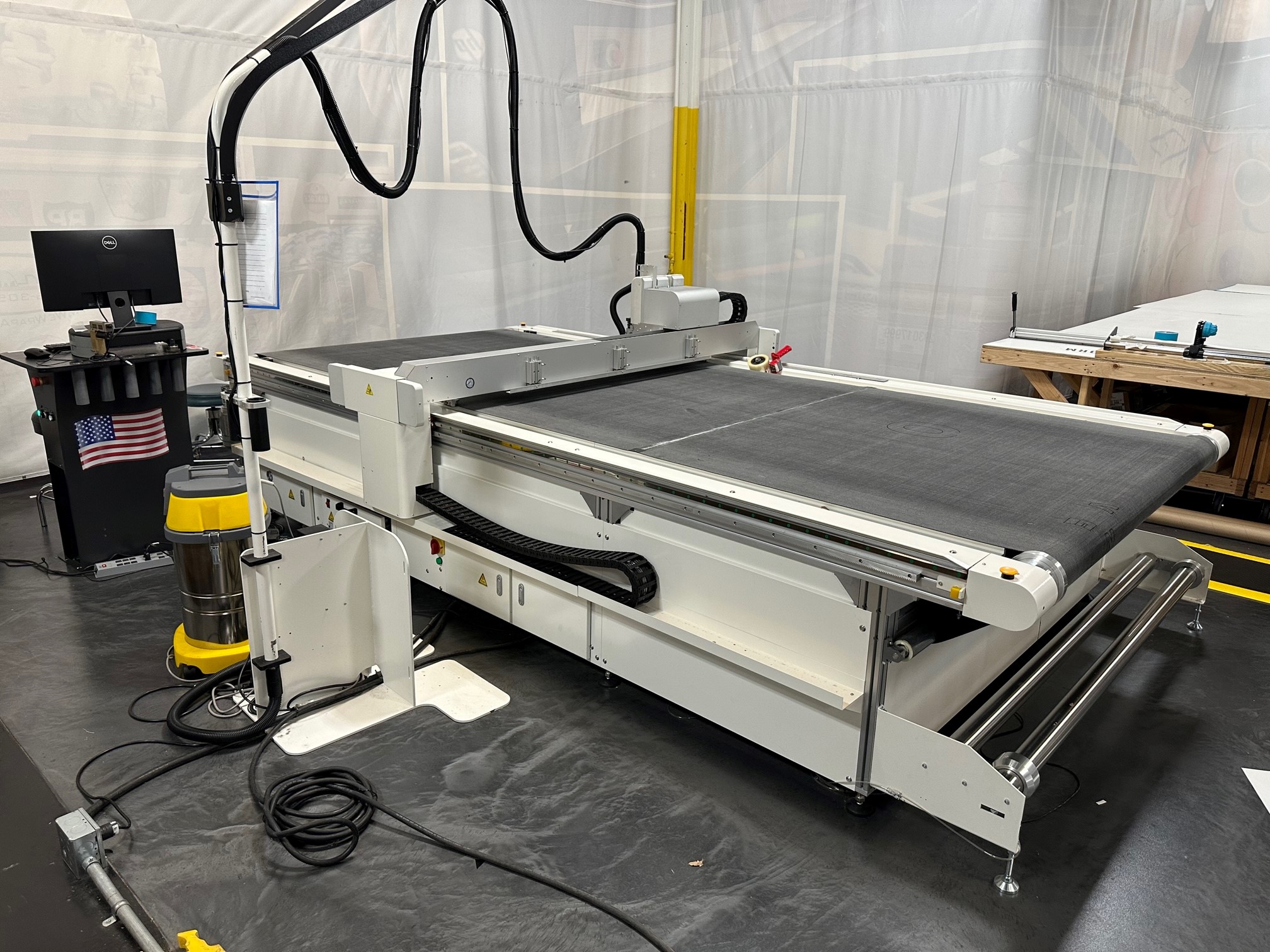 Used-Digital-Flatbed-Cutter.jpg