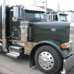 Cyr Trucklines 2007 Pete 379 Chrome Shop Mafia Hitman