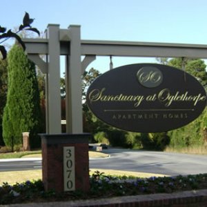 residential entrance sign 042