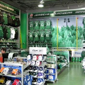 Another shot of the same wall with the products in the store.

Visit www.xtremesign.ca to see more...