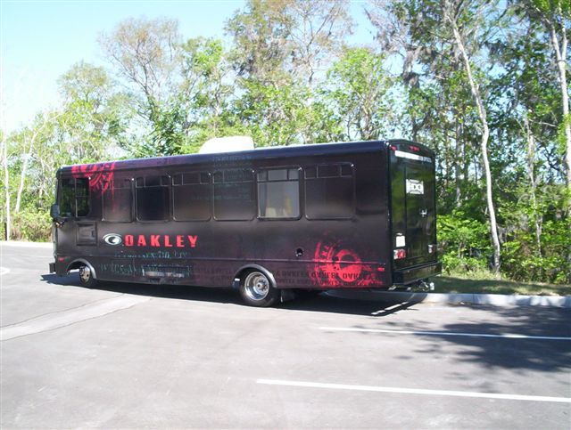 OakleyBus004