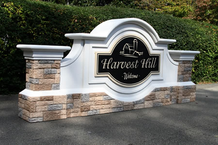 residential entrance sign 018