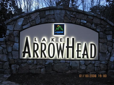 residential entrance sign 046
