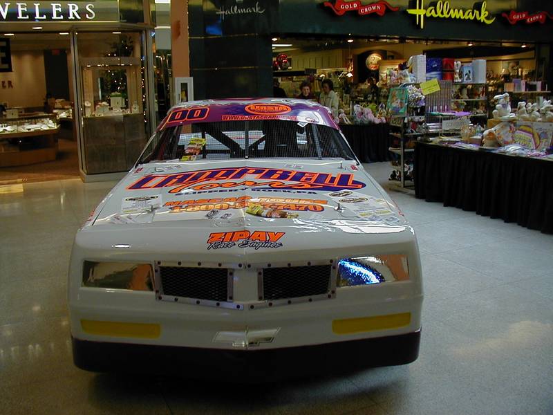 titus_mall_front